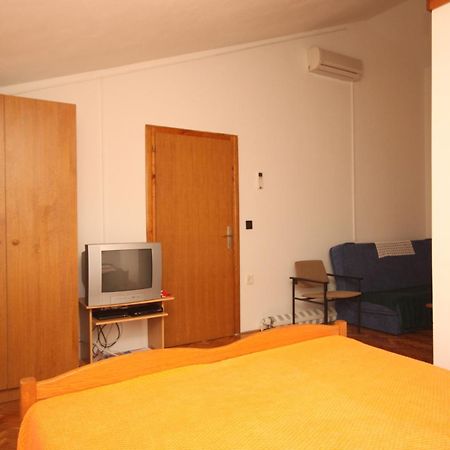 Apartments By The Sea Kali, Ugljan - 8202 Room photo
