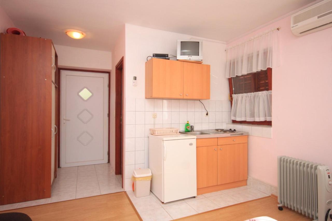 Apartments By The Sea Kali, Ugljan - 8202 Exterior photo