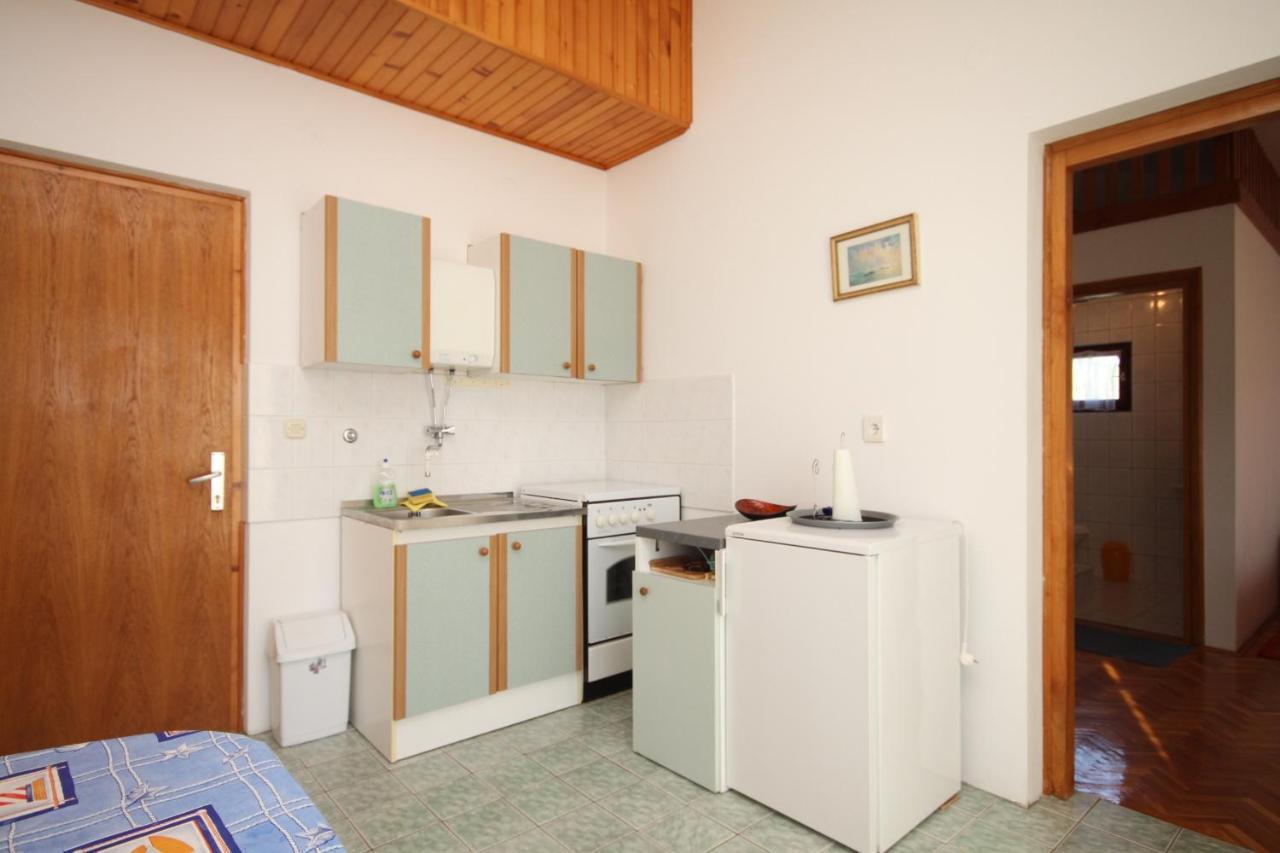 Apartments By The Sea Kali, Ugljan - 8202 Exterior photo